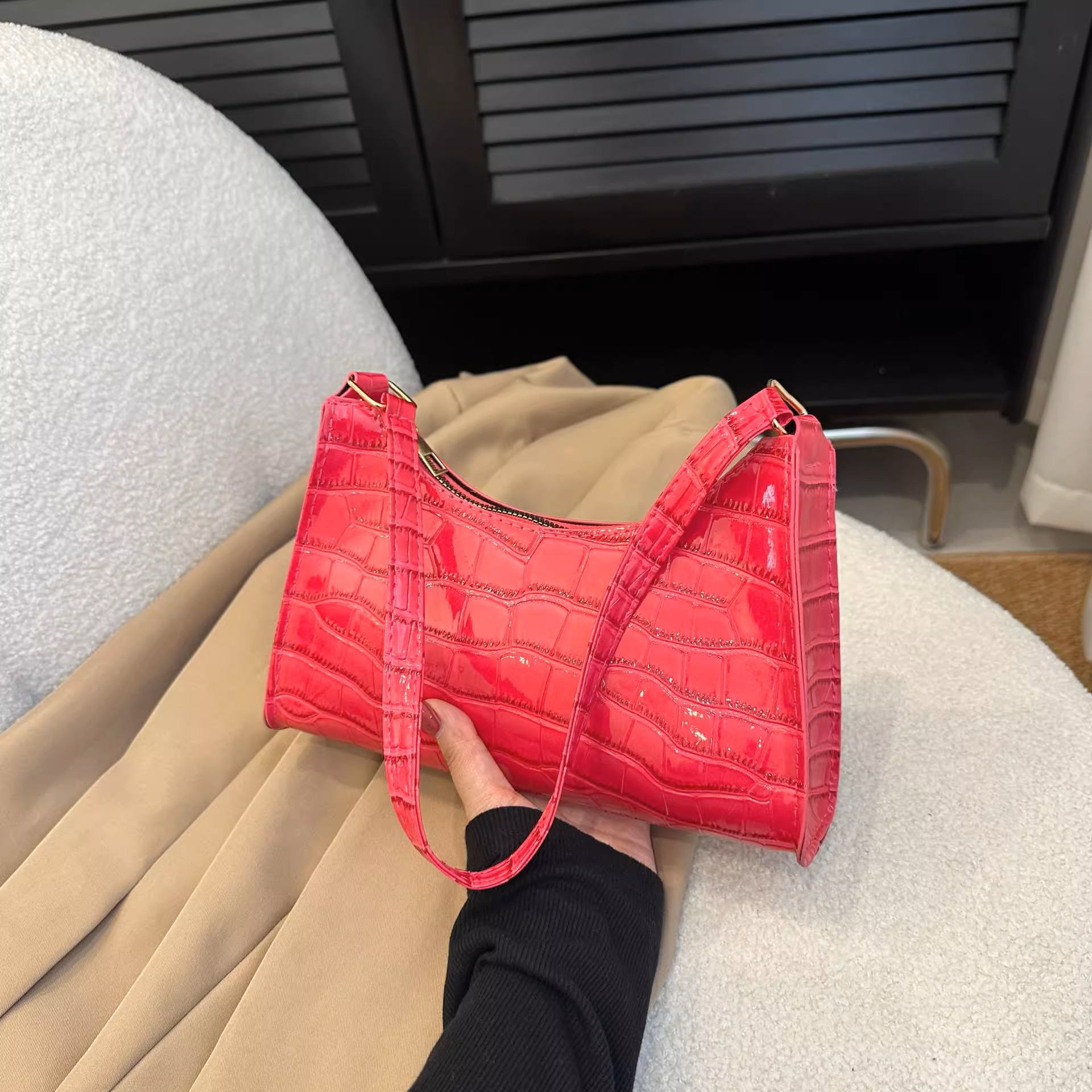 HOT PINK